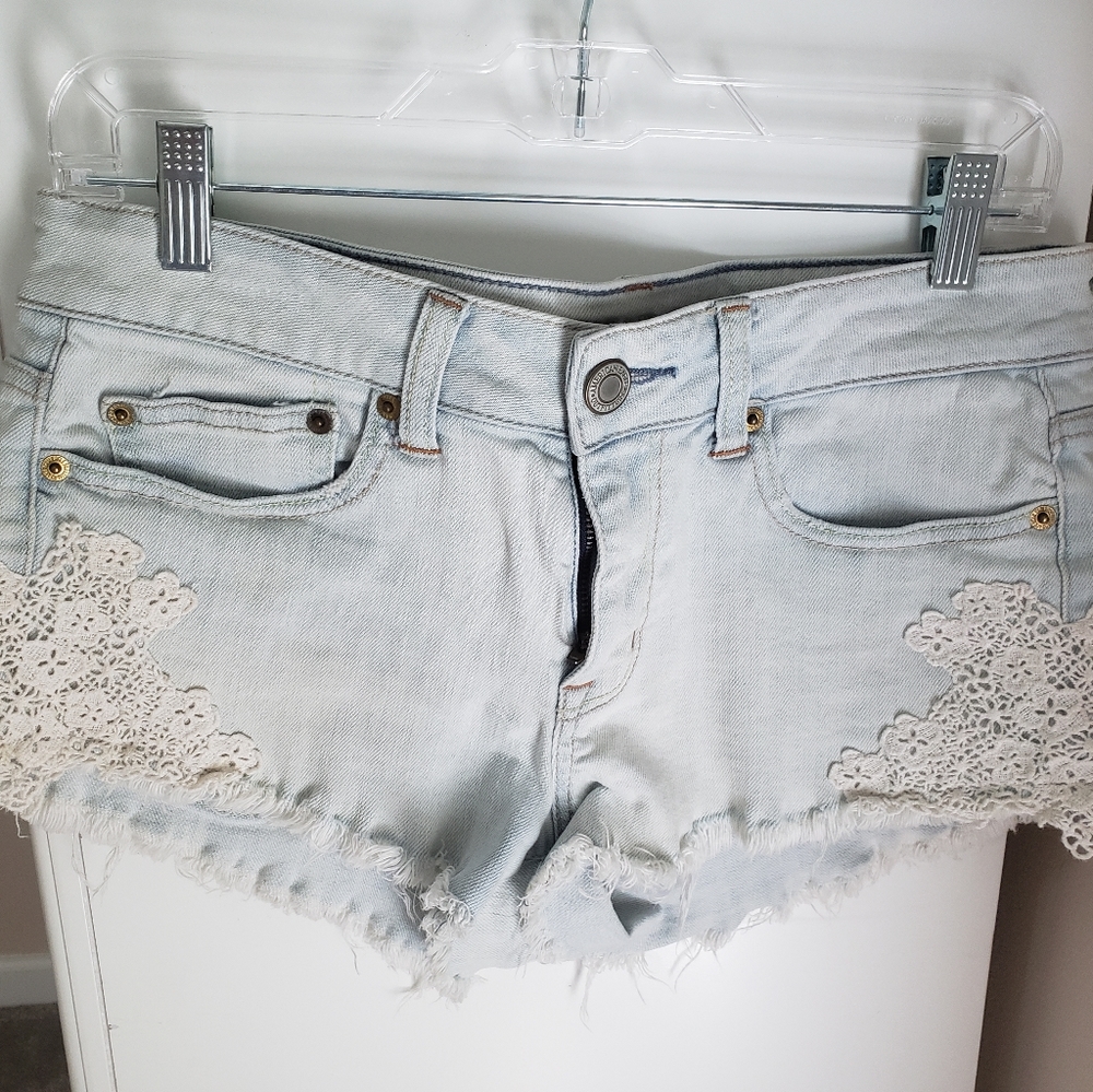 American eagle, size 8 jean short